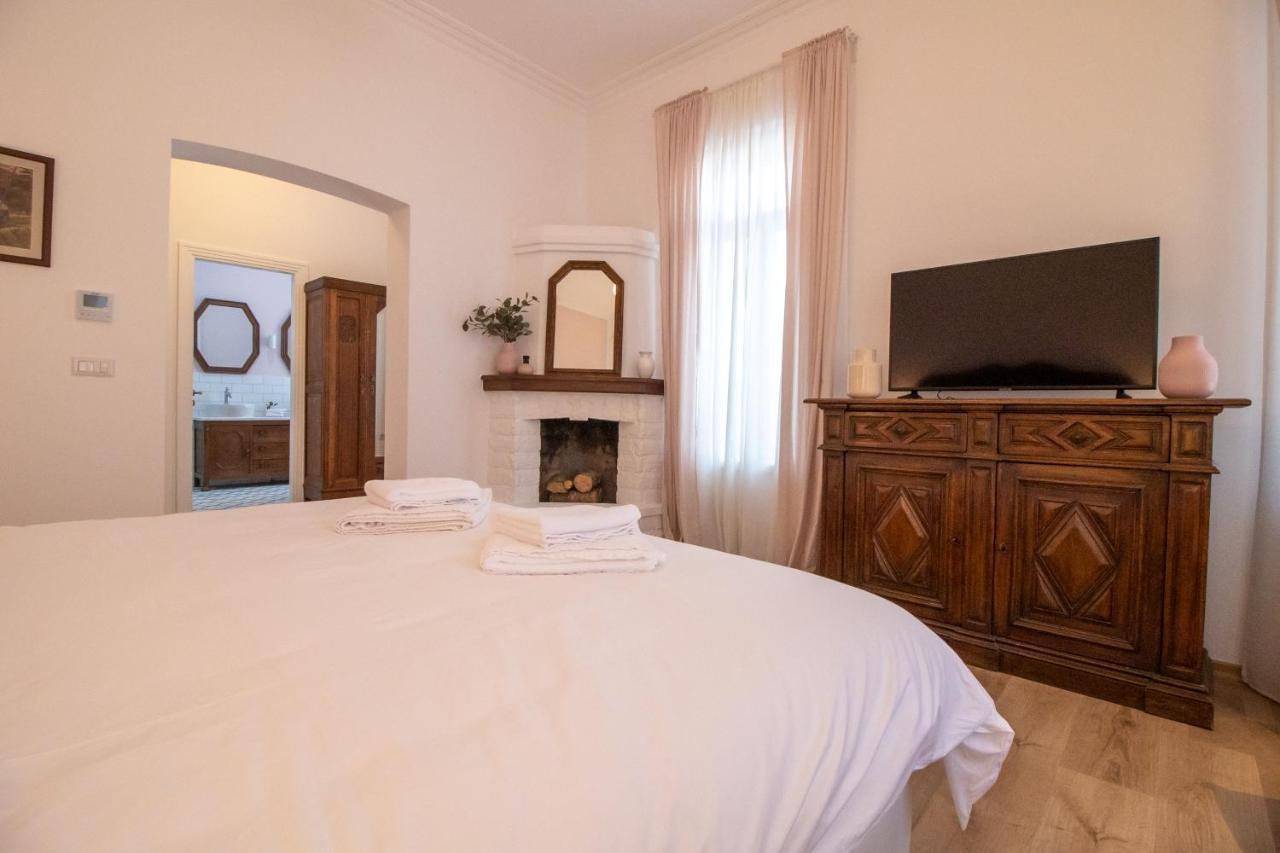 Seven Cafe & Hotel Pogradec Exterior foto